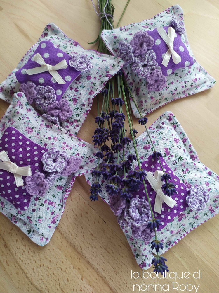 Piccoli cuscini  con lavanda essiccata biologica