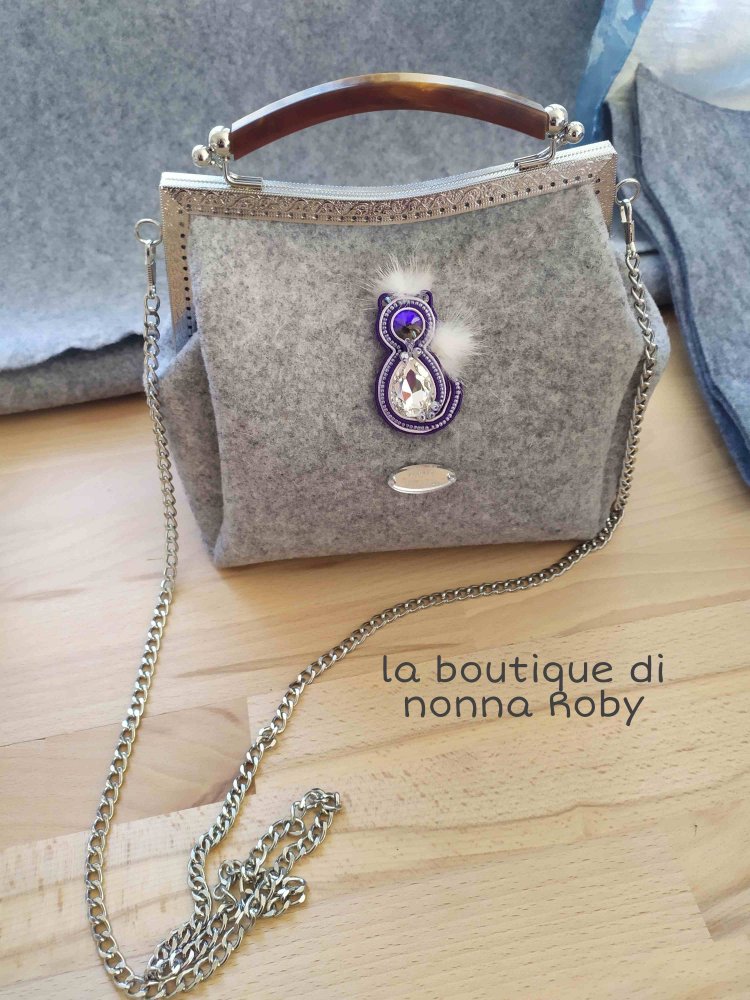 Borsa bauletto in feltro di lana 