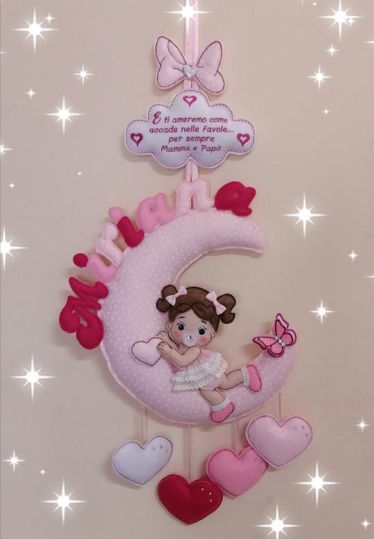 Fiocco nascita con  bimba  sulla luna e nome imbottito. 