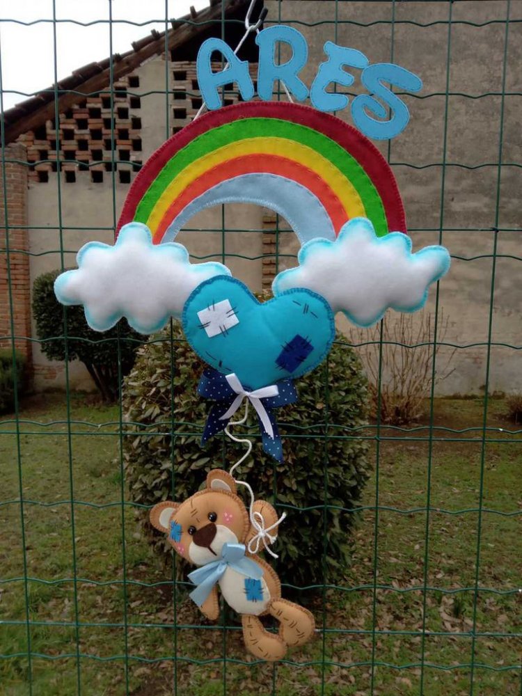 Un orsetto e il suo palloncino