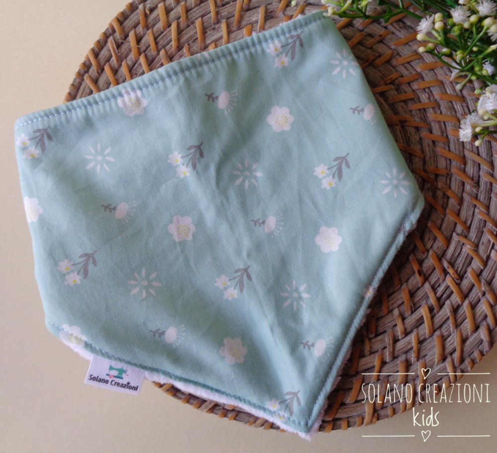 Bavaglino Bandana coccole per Bambini: La Soluzione Cool per Mantenere Asciutta la Pelle Sensibile