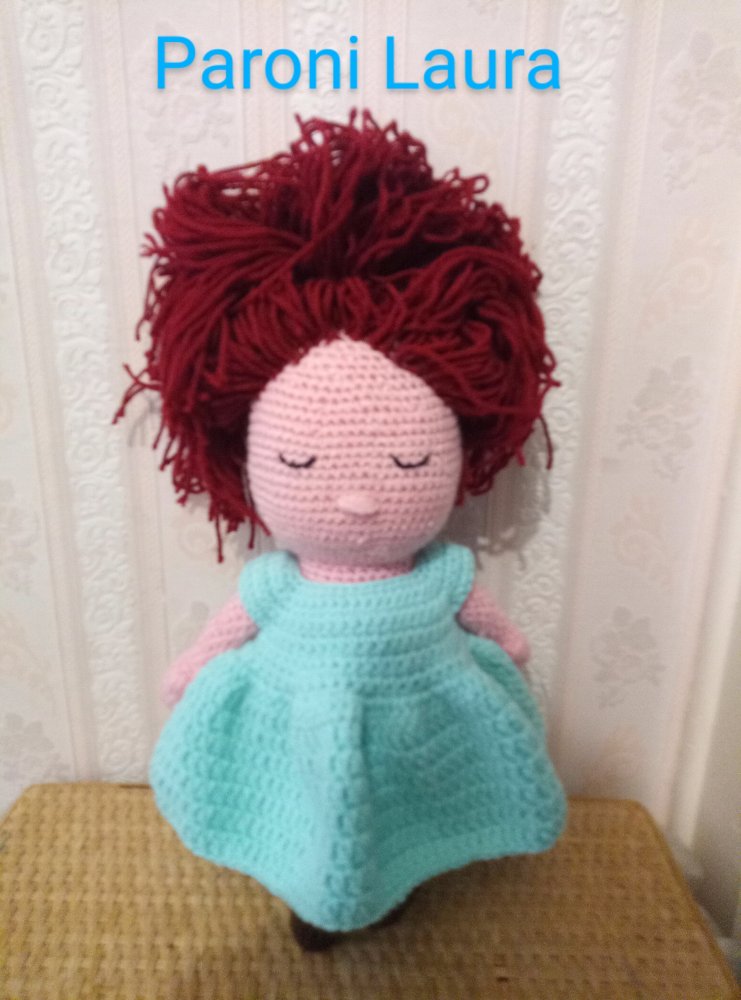 Bambola Amelia amigurumi 