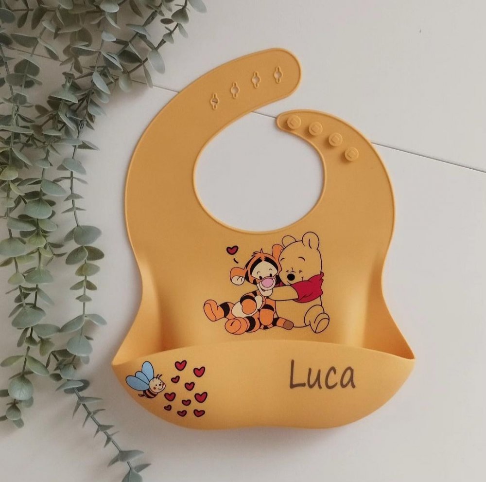 Bavaglino in silicone Winnie the Pooh personalizzabile con nome