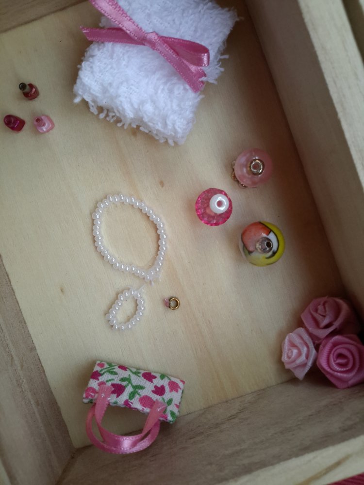 Scatola regalo con miniature