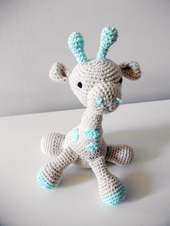 Molly la giraffa amigurumi. Idea regalo.