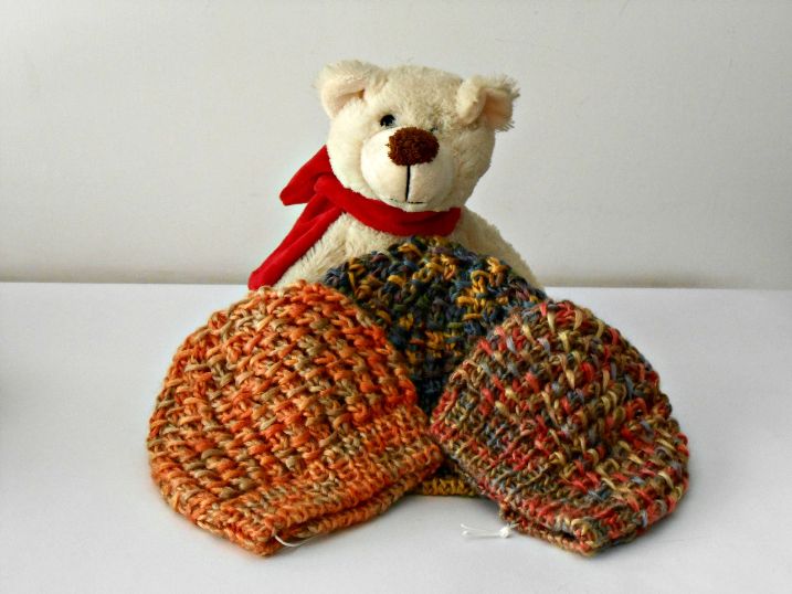 Berretto baby unisex, in filato bamb, lavorato a maglia