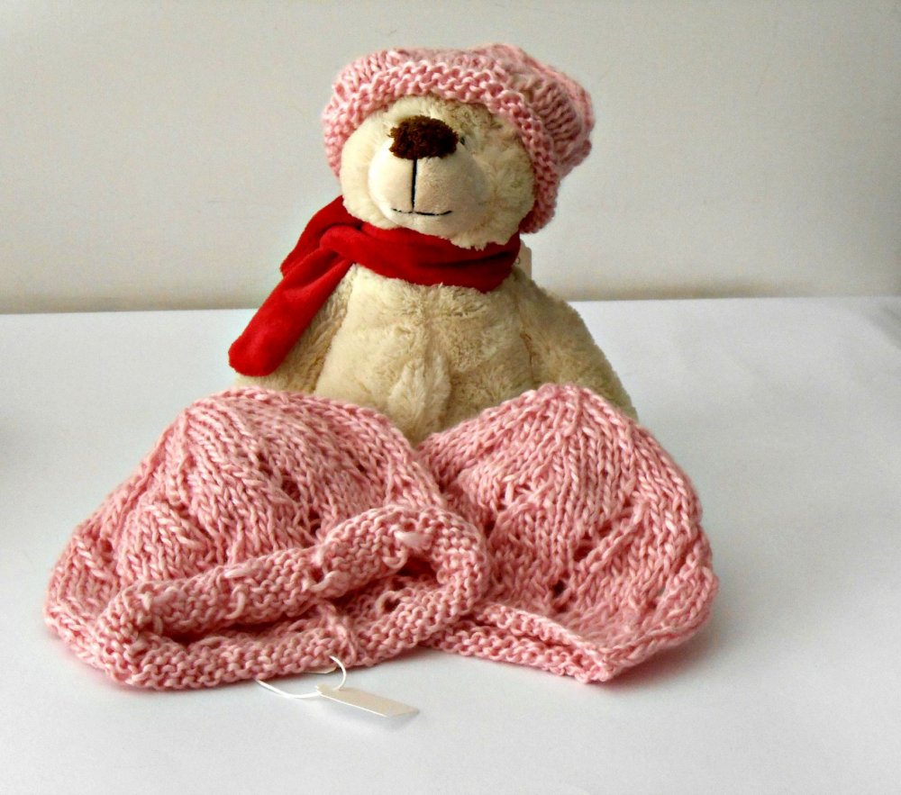 Berretto per bimba, rosa, lavorato a maglia, in filato bamb