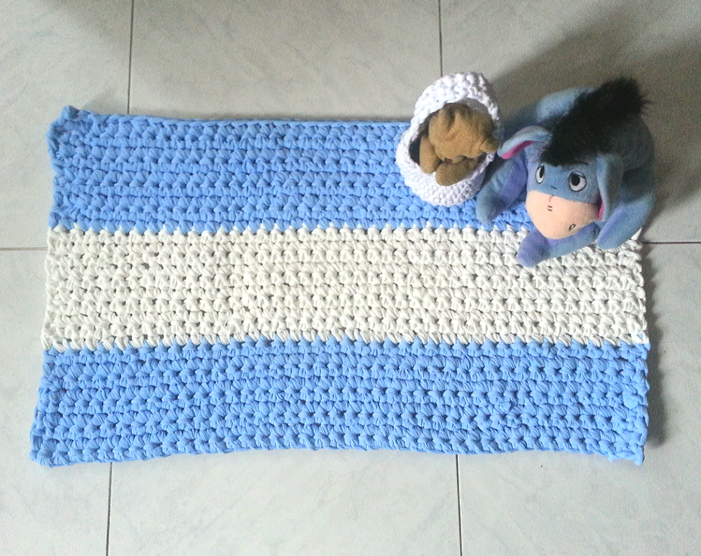 TAPPETO RETTANGOLARE IN FETTUCCIA A CROCHET (art.51)