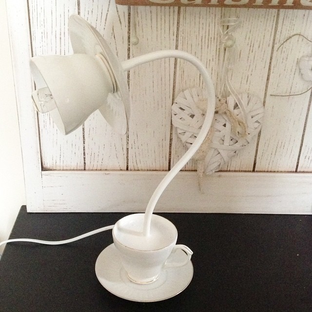 Lampada cameretta tazze