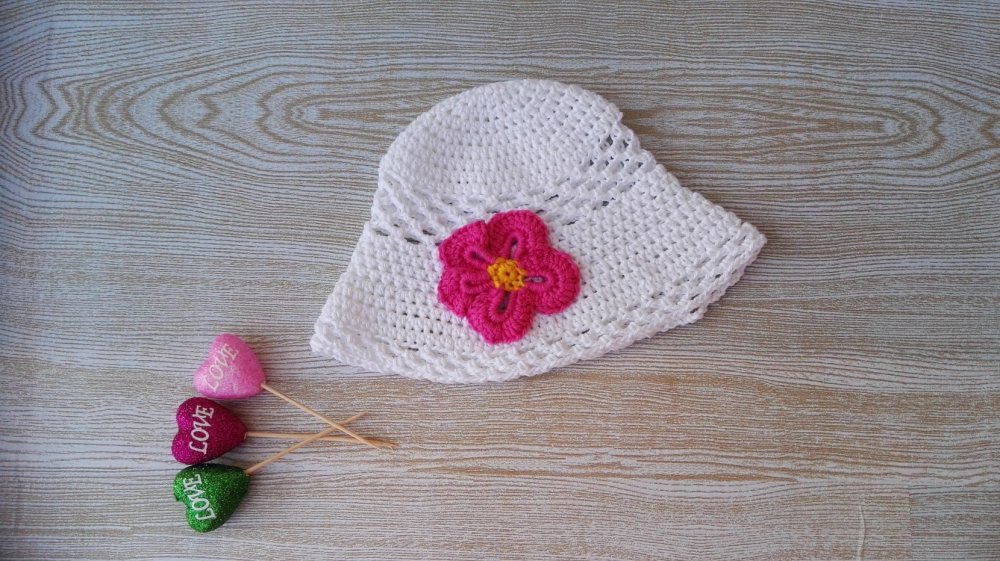Cappellino estivo uncinetto per bimba o neonata