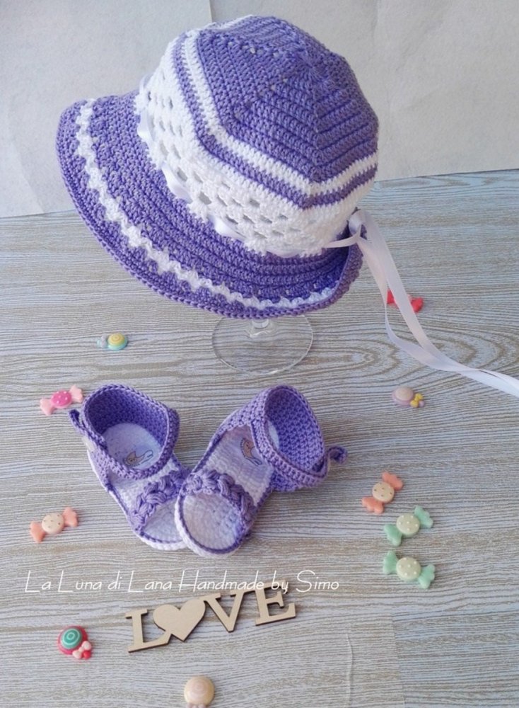 Cappello estivo uncinetto e sandalini per bimba coordinati