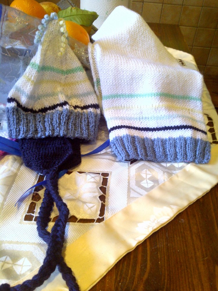 cappellino con sciarpetta