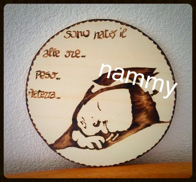 Sagoma in legno pirografato