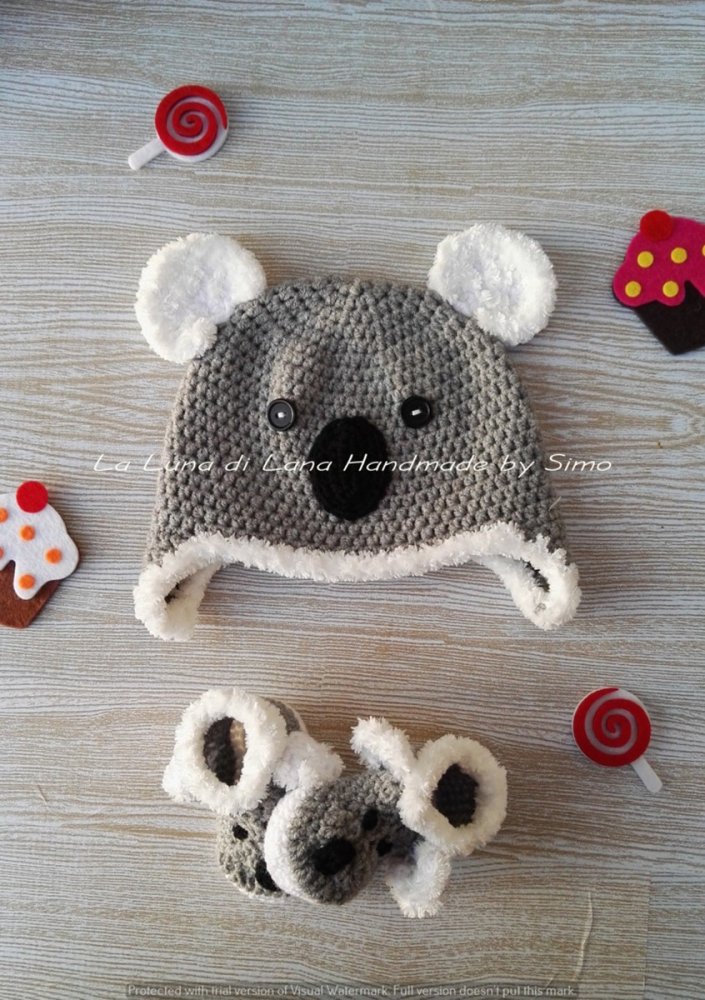 Cappellino con orecchie e scarpine per neonato a forma di koala