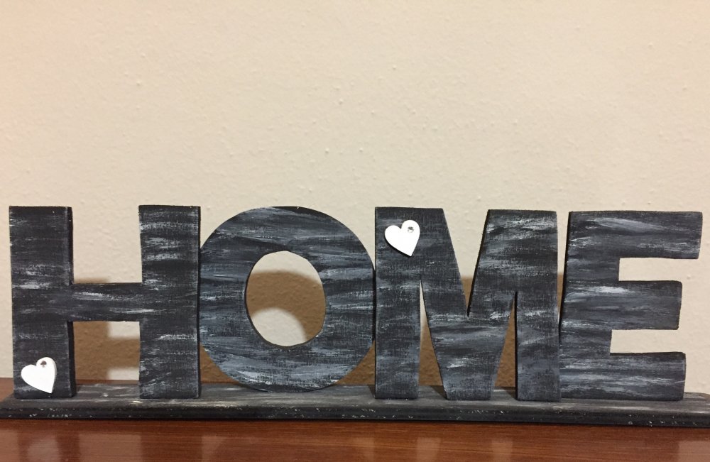 Scritta in legno HOME