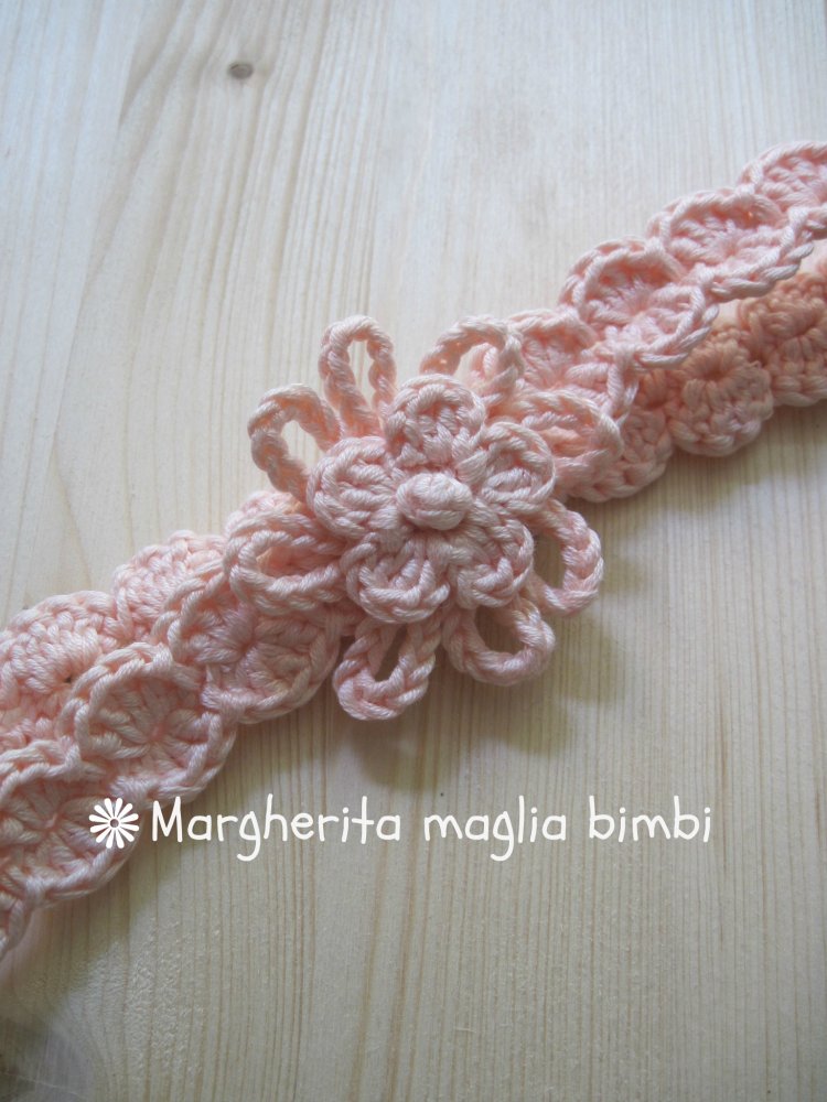 Fascia/fascetta neonata/bambina in cotone rosa pesca fatta a mano all'uncinetto
