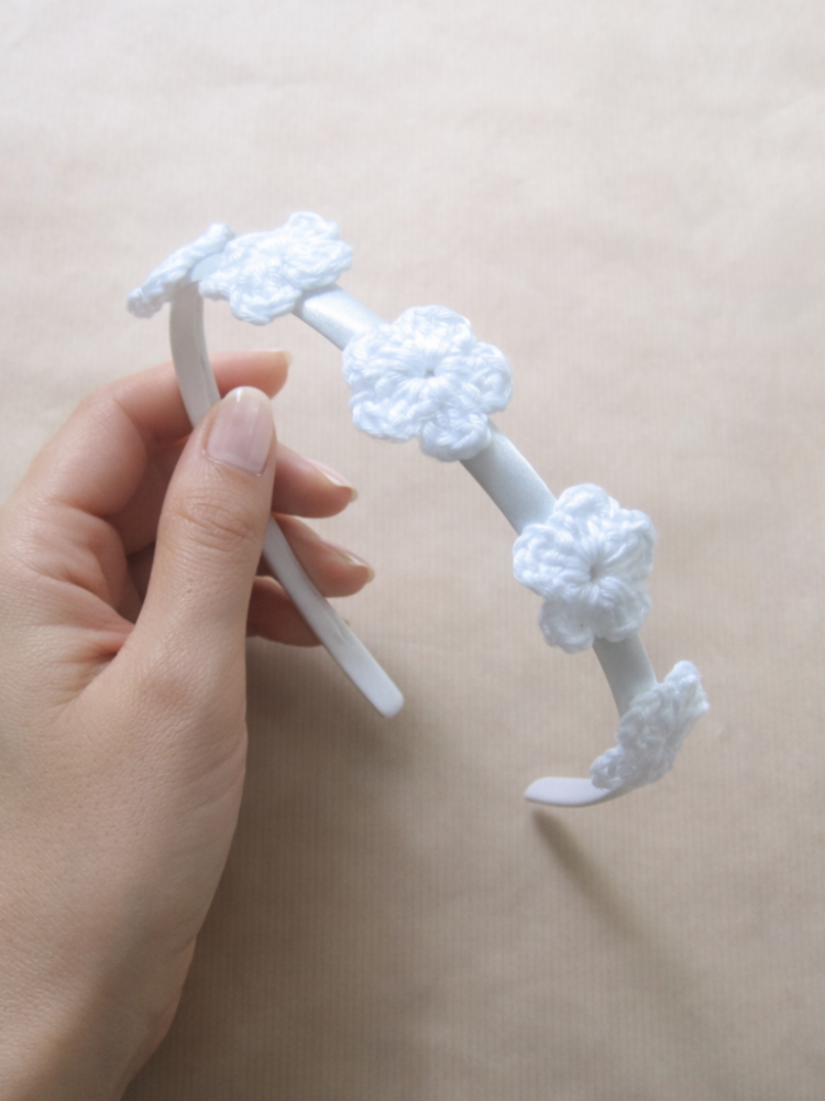 Cerchietto bianco con fiori  - accessorio bambina - fatto a mano - Battesimo - Comunione - Anna