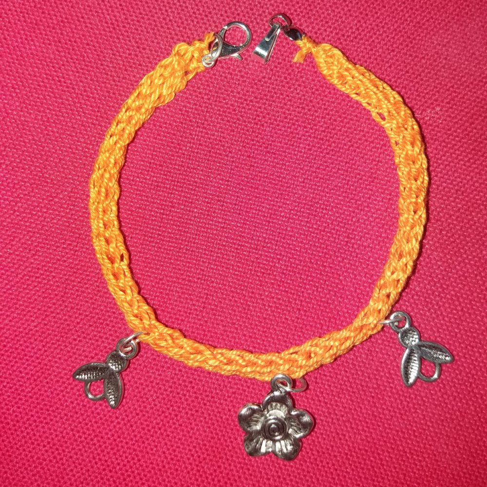 braccialetto tubolare con charms