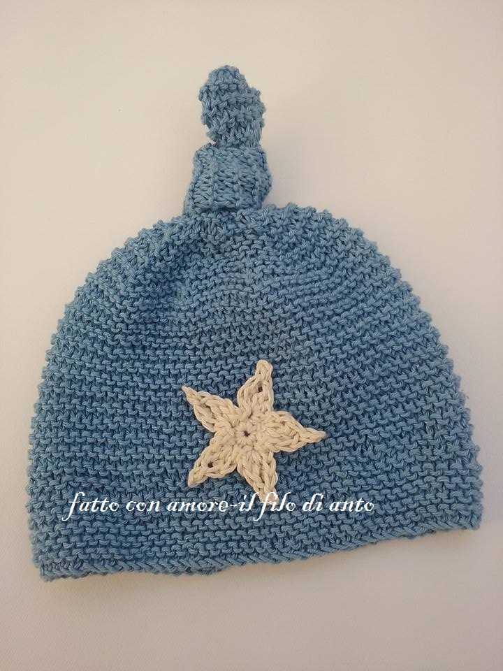 Cappello blu denim con stella bianco panna fatto a mano