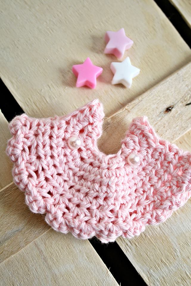 Bomboniera Battesimo o Nascita Vestitino bambina a uncinetto (set da 5 bomboniere)