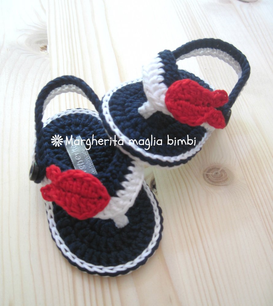 Sandali infradito bimbo bianchi/blu - pesciolino rosso -  cotone - scarpine uncinetto 