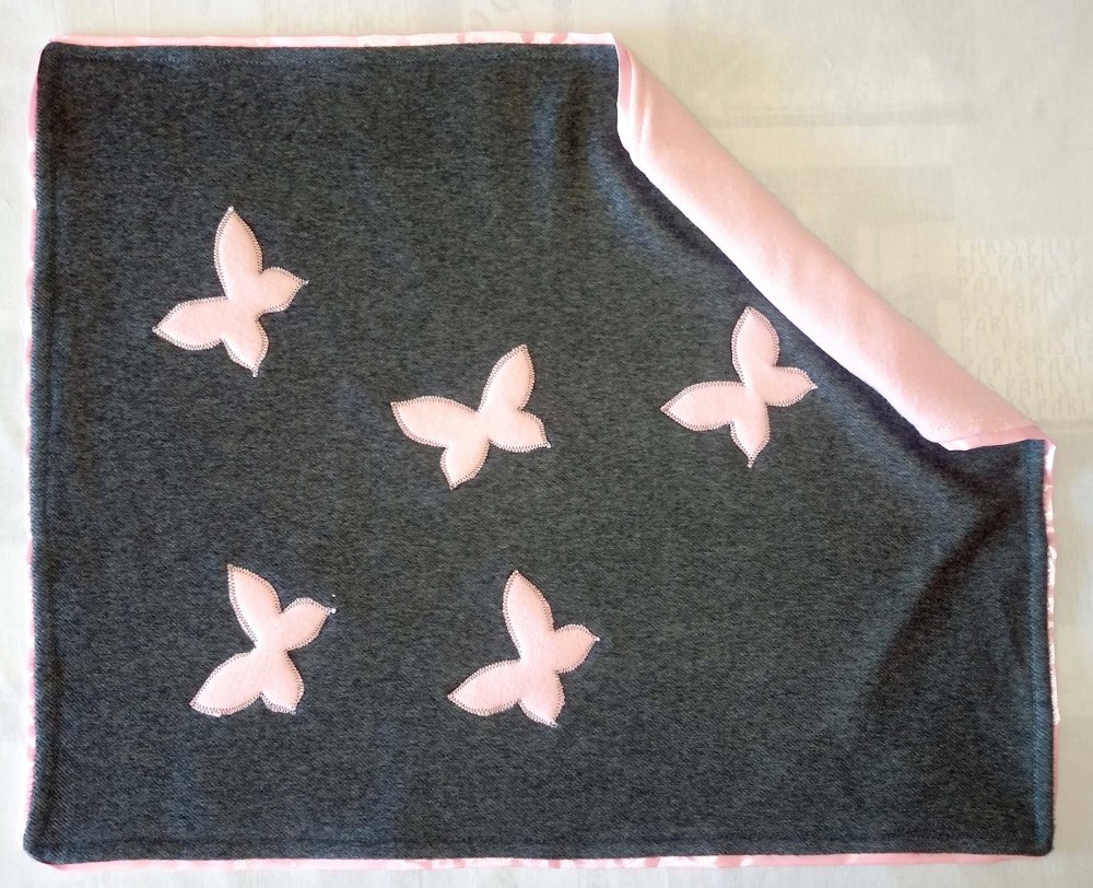 Copertina per culla/carrozzina morbidissima per feminuccia con le farfalle 