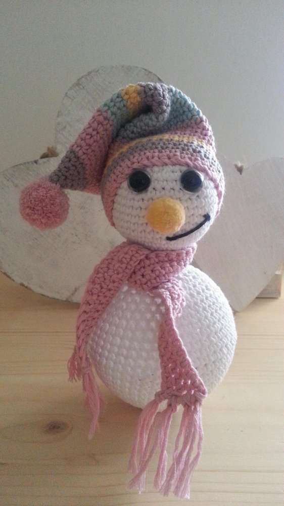 Pupazzo di Neve #sonarumis.  Sonaglio amigarumi. 