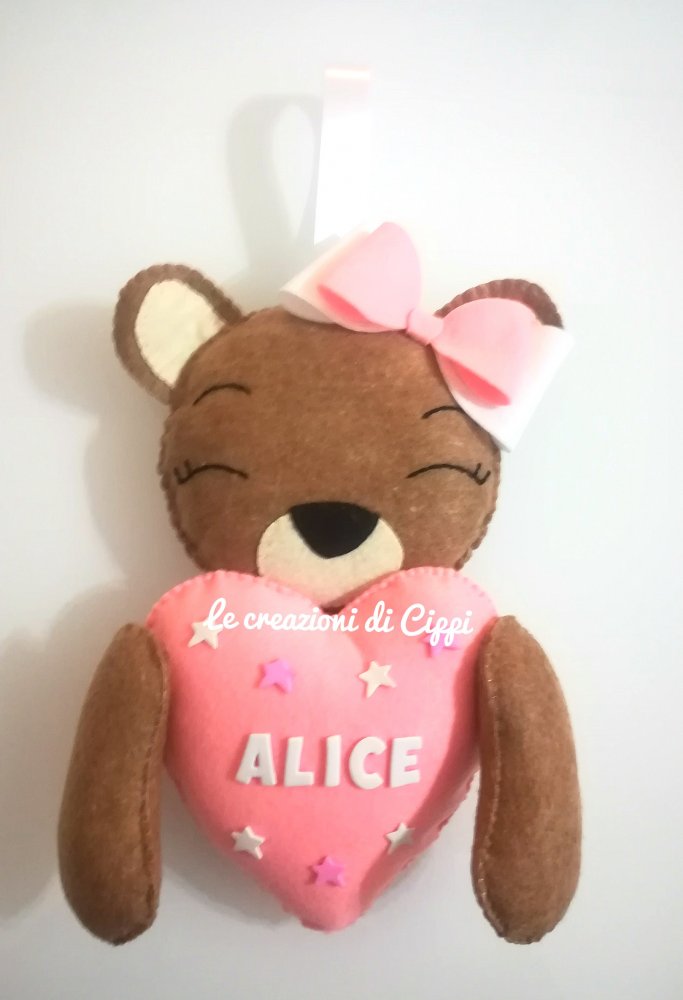 Fiocco nascita orsetta con cuore in pannolenci personalizzata con nome