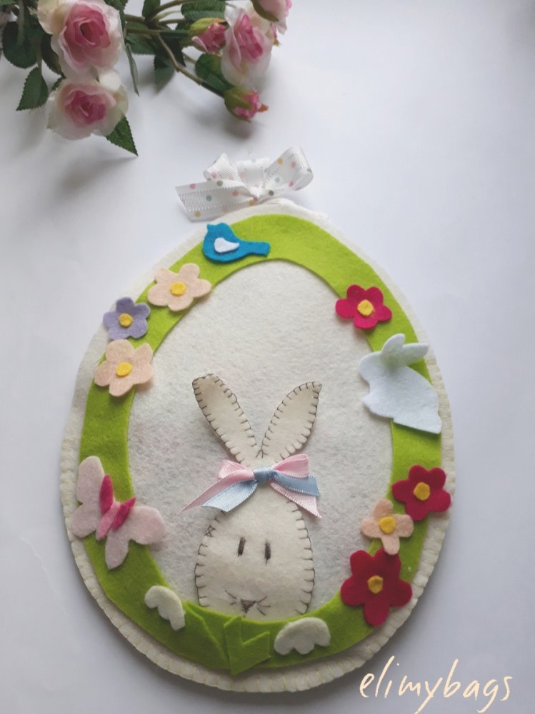 Uovo di Pasqua in feltro da appendere e riempire 