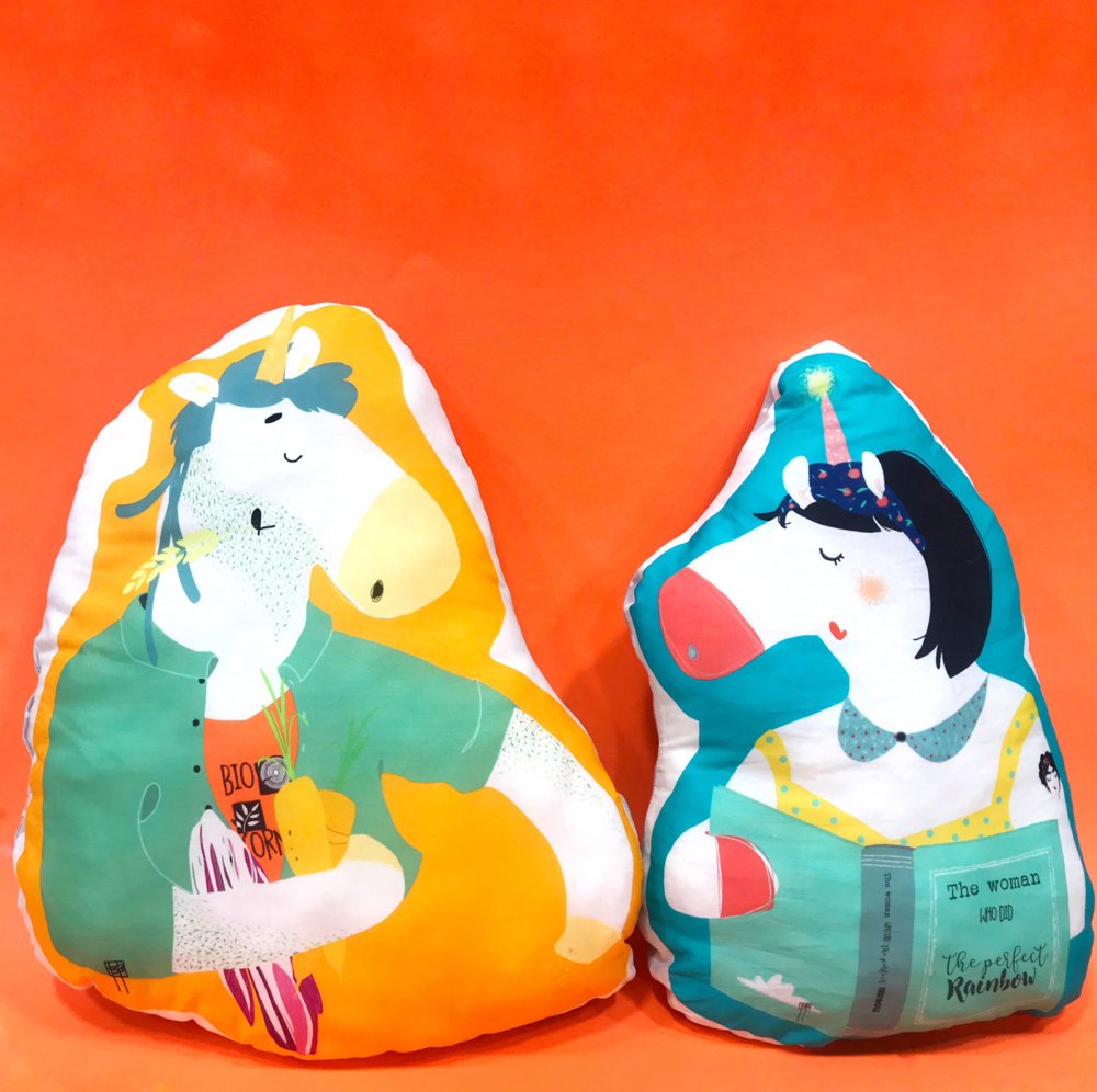 Cuscino pupazzo con illustrazione  unicorno