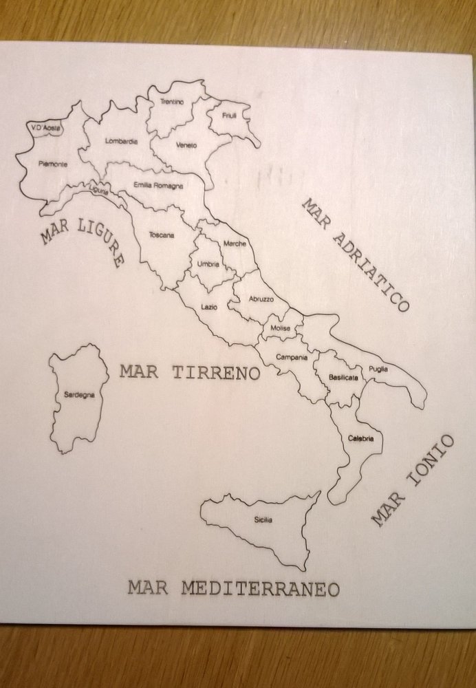 PUZZLE Cartina geografica Italia colorata