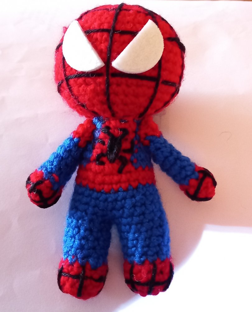 Spiderman amigurumi 