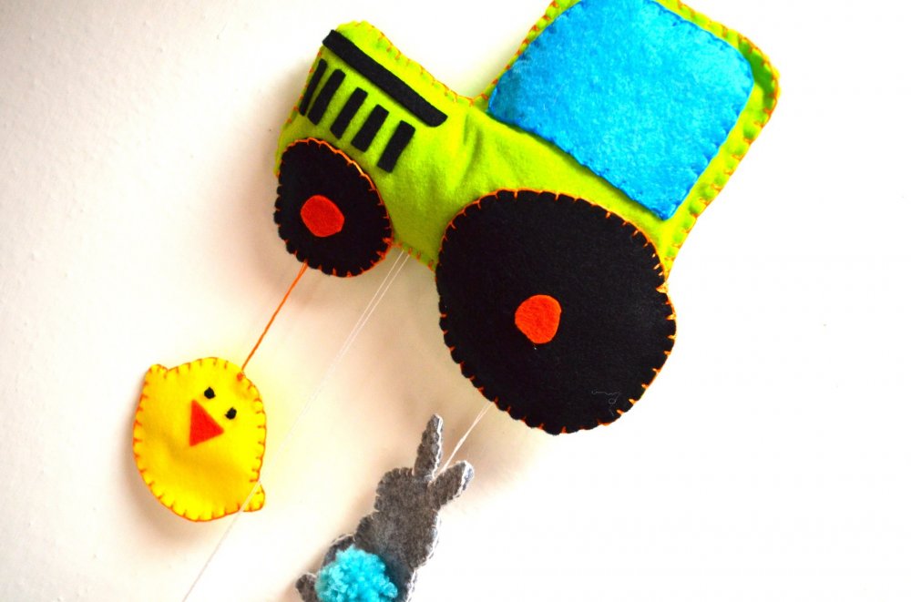 Decoro murale e fiocco nascita a forma di trattore Decoro murale e fiocco nascita a forma di trattore