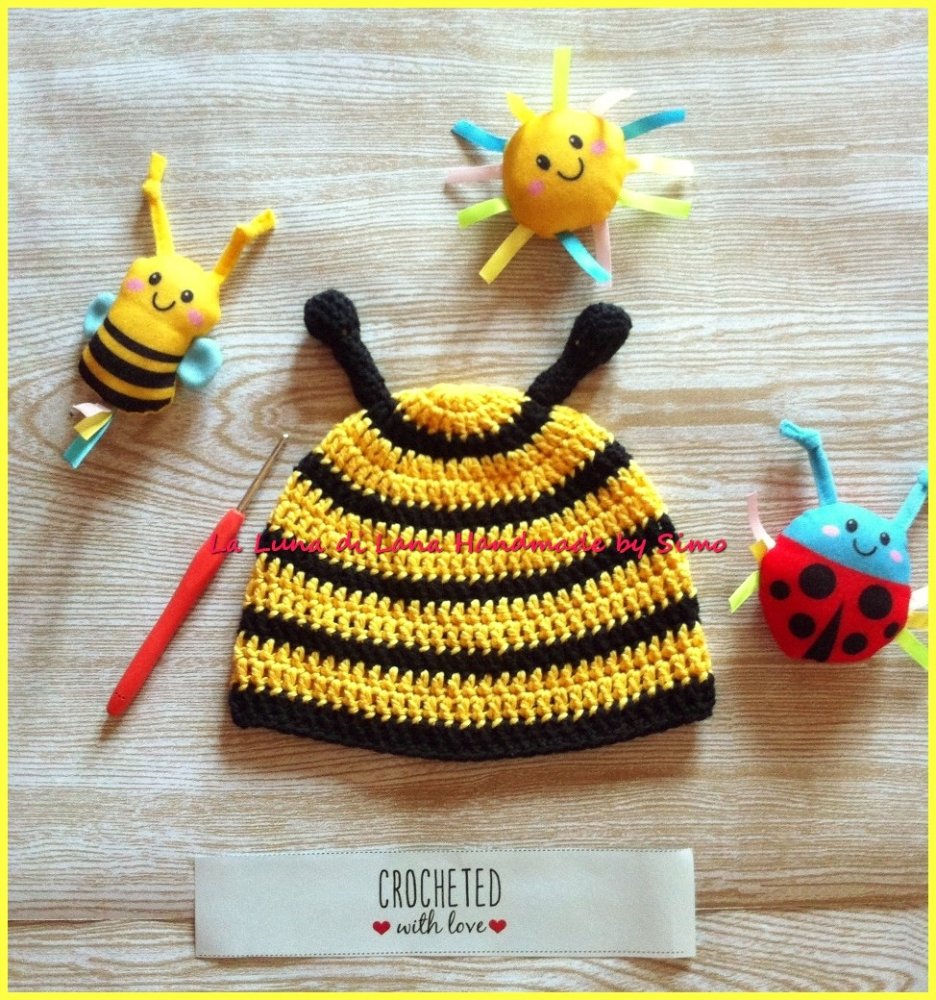 Cappellino a uncinetto a forma di ape per neonato