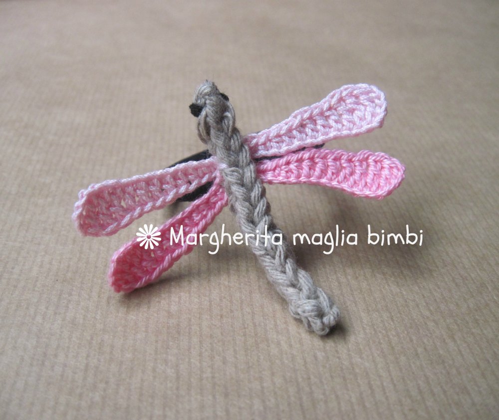 Elastico per capelli con libellula  in cotone fatta a mano all'uncinetto