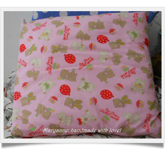 Cuscino porta pigiamino rosa con orsetti Cuscino porta pigiamino rosa con orsetti