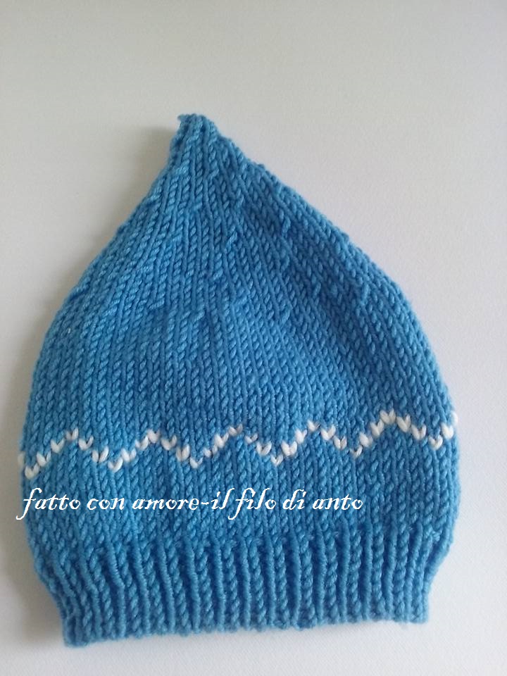 Cappello bambino azzurro a punta in lana  merino 